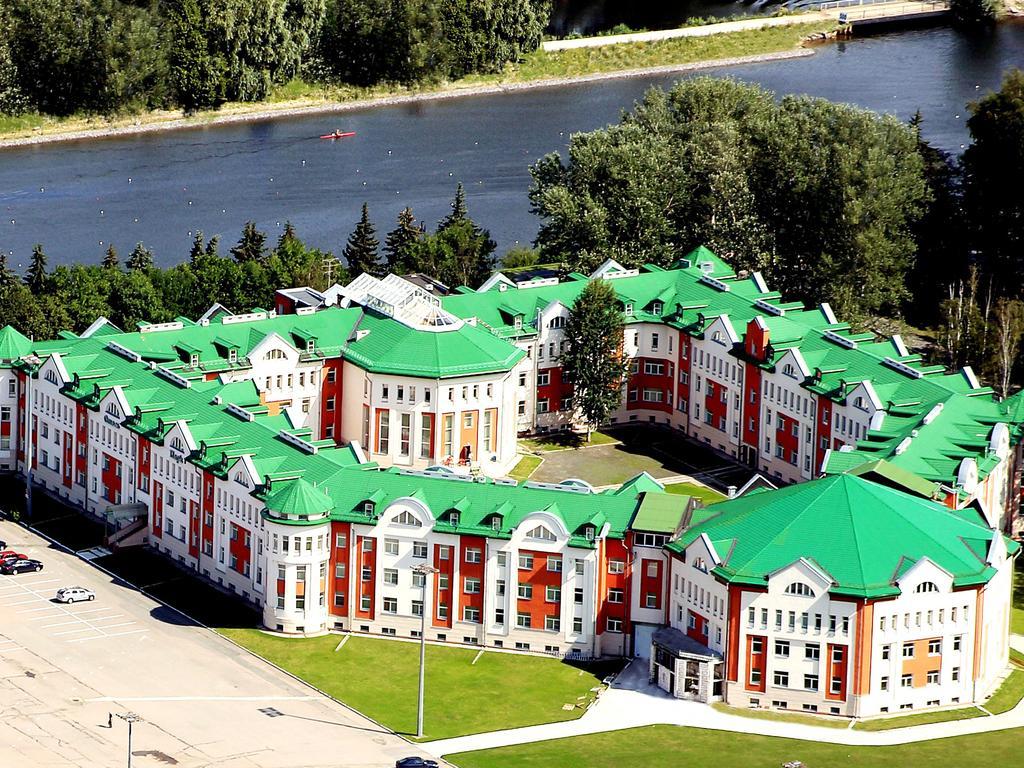 ホテル パーク クレストフスキー サンクトペテルブルク エクステリア 写真
